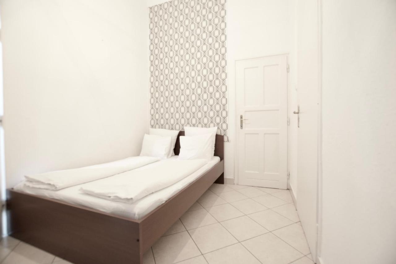 Budget Apartment By Hi5 - Center Of The Center Budapeste Exterior foto
